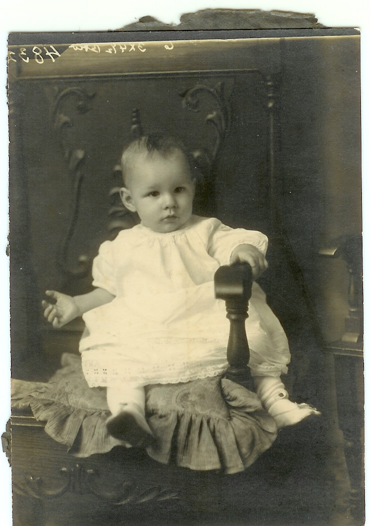 pw-wommack-warren-infant.jpg (292022 bytes)